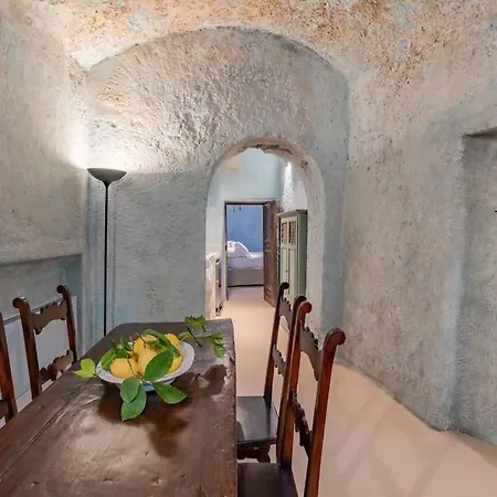Alma Domus Ancient House Recently Opened Apartman *