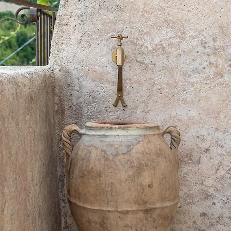 Alma Domus Ancient House Recently Opened Apartman *